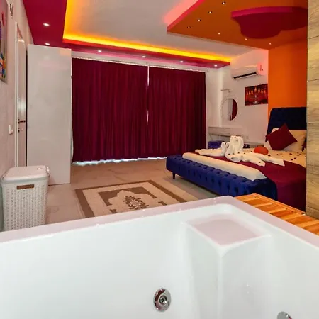 Zeytın Cıcegı -kalkan'da Muhafazakar Balayı Villası